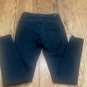 Levi's Women's Black high-rise Jegging Size 7
